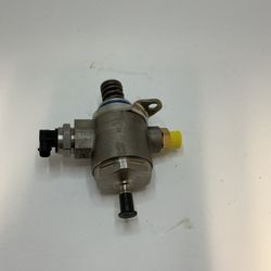 Car High Pressure Fuel Pump Replacement Fits for A4 A5 A6 L4 1.8L 2.0L TT Q5