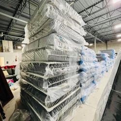 New Year, New Sleep! Massive Mattress Sale - Shop Premium Brands & Save Big!