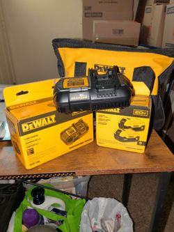 DeWalt 20V Max 5Ah Lithium Ion Battery 2-Pack plus 2 chargers and bag