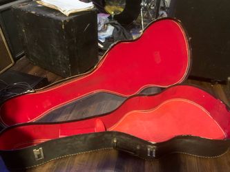 Vintage chipboard guitar case - acoustic