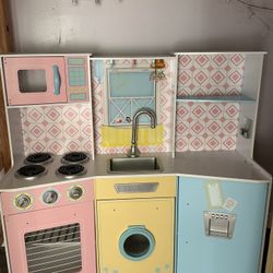 Play Kitchen