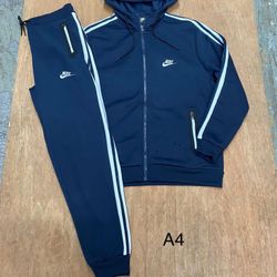 Sweatsuilts Small Too , 3x 