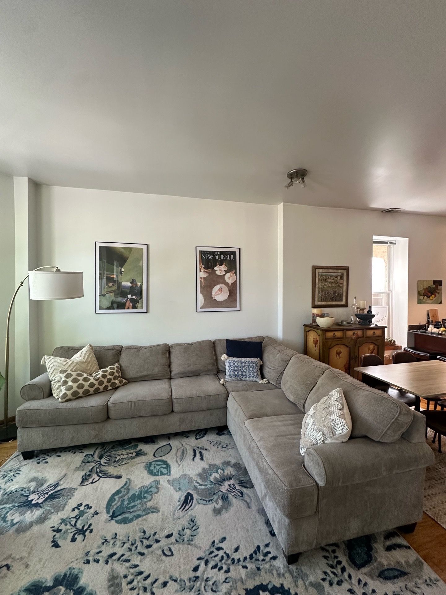 Broyhill 2-piece Sectional Couch in Neutral Grey