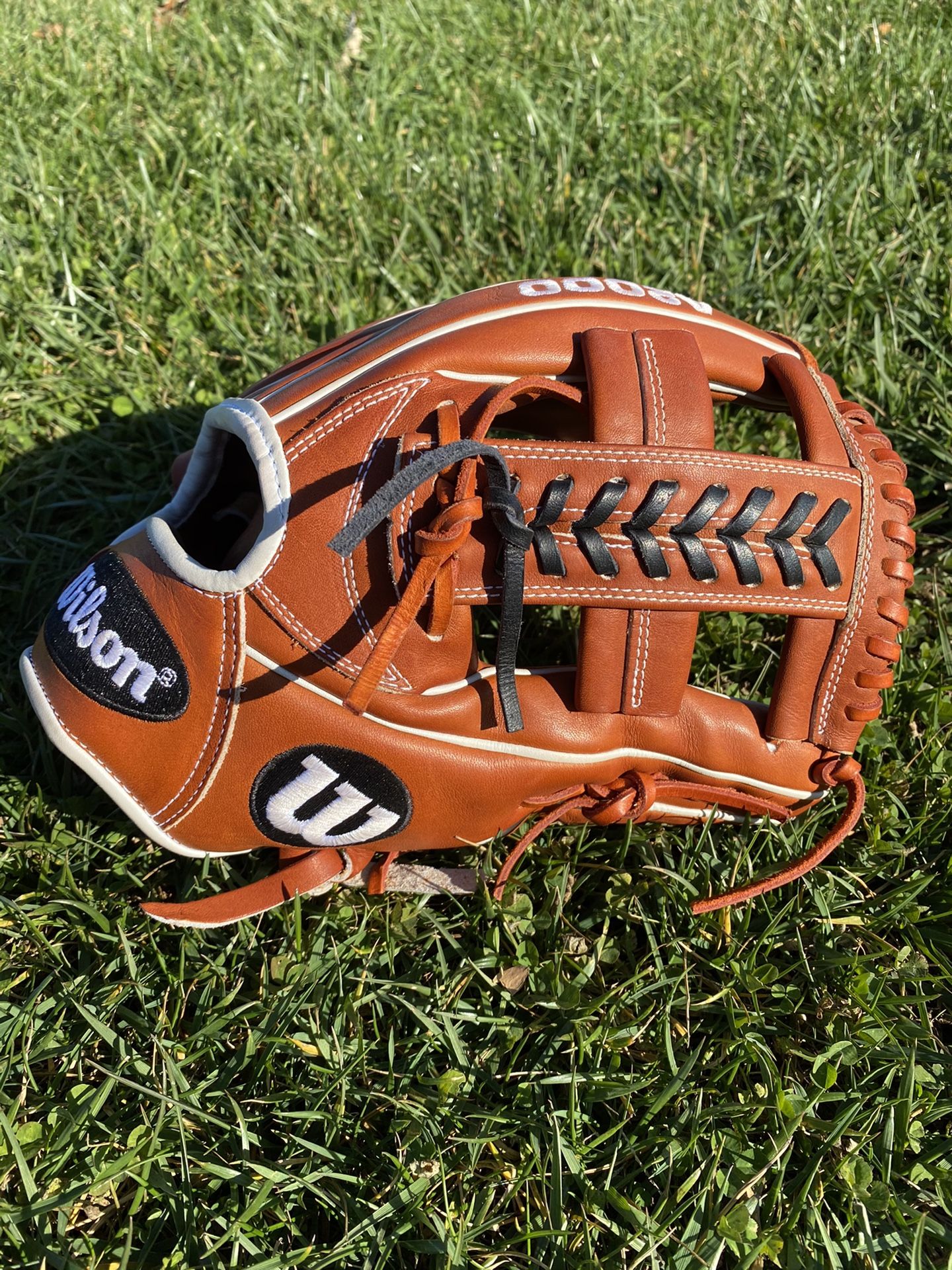 Lightly Used Wilson A2000 1785 11.75” Baseball Glove