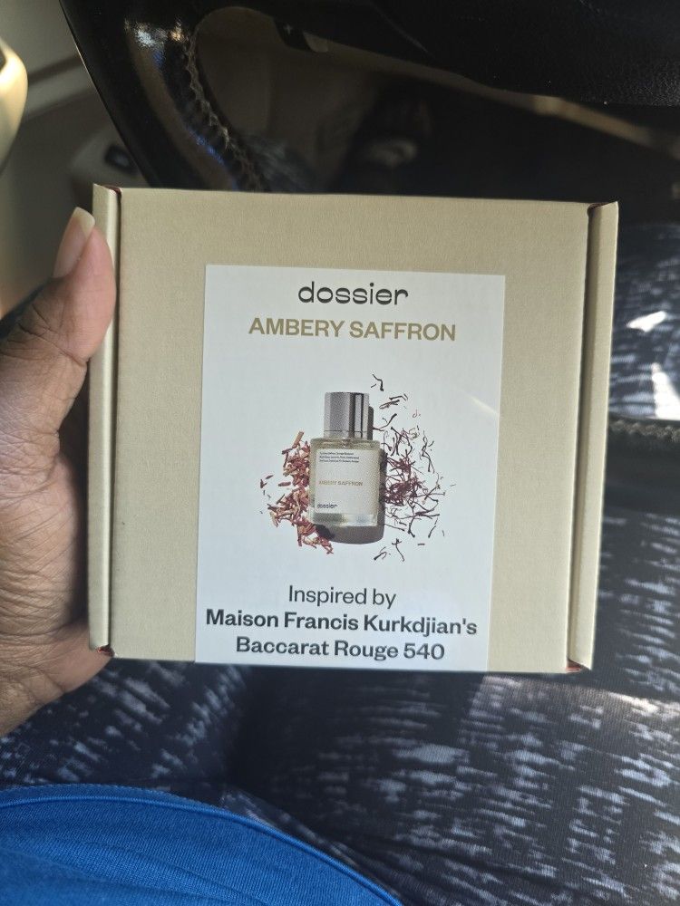 Dossier Ambery Saffron 