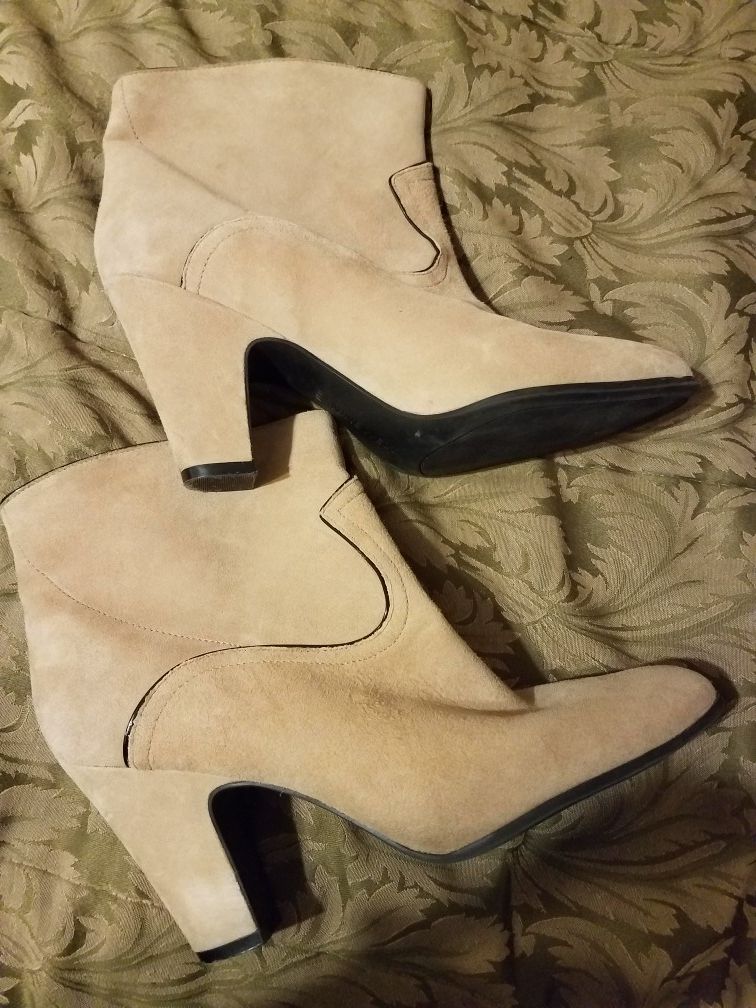 NINE WEST SUEDE BOOTS