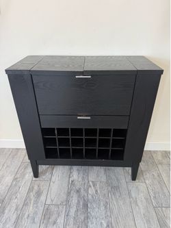 Wet Bar / Wine Storage