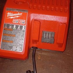 Milwaukee Charger M12 M18