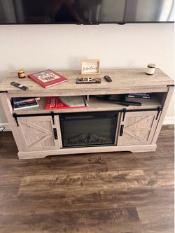 Modern Farmhouse TV Stand with Electric Fireplace – Excellent Condition