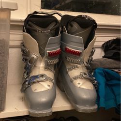 Salomon Ski Boots - Used Size 8