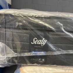 Queen Mattress ( Sealy Pillow Top ) 😴 💤 Only $599