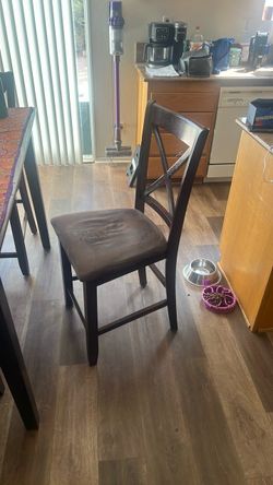 Dining room table