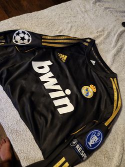 Real Madrid jersey size medium Ronaldo 7 portugal