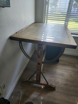 Drifting desk/table