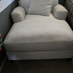 Chaise Loung Couch