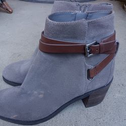 !! Women's  Boots Micheal Kors Size 8M