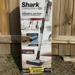 Shark Pet Pro Cordless Vacuum 
