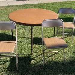 Samsonite Folding Metal Round Card Table- Has Padded Top & 3 Metal Chairs-**RARE**Vintage**