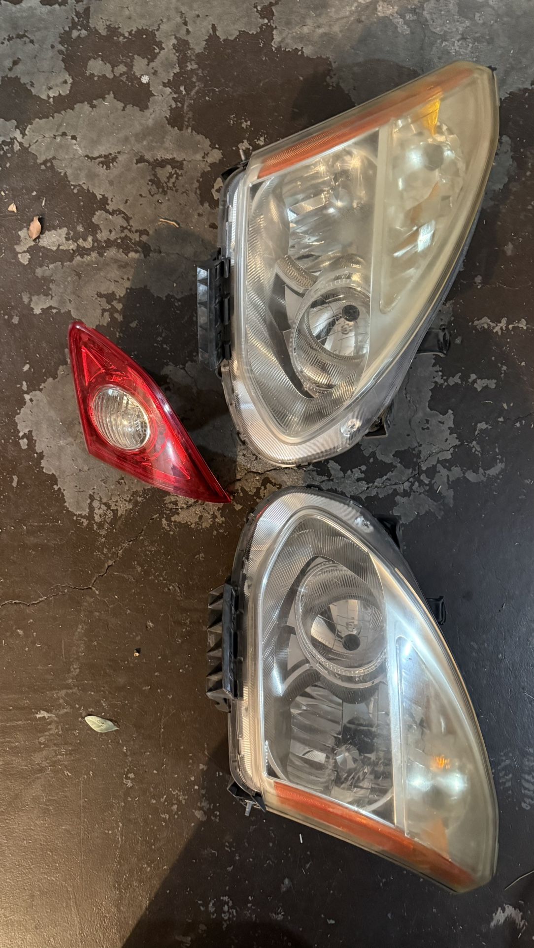 Nissan Rogue Headlights Backlights Rear lights 2009-2010
