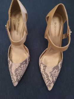 Bcbg Heels Size 71/2