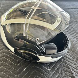 LS2  Valiant II Motorcycle Helmet 