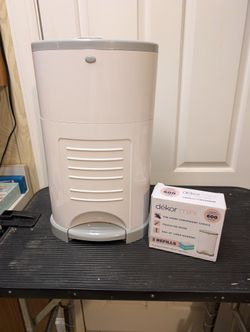 DEKOR Diaper Genie  NEW  & Box Refills 