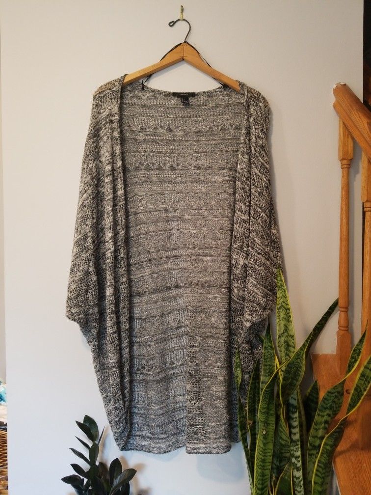 Light Knit Batwing Forever 21 Cardigan Size L