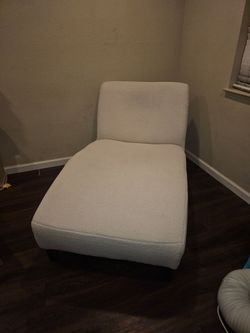 Classic Modern Chaise Lounge Chair Cream /White
