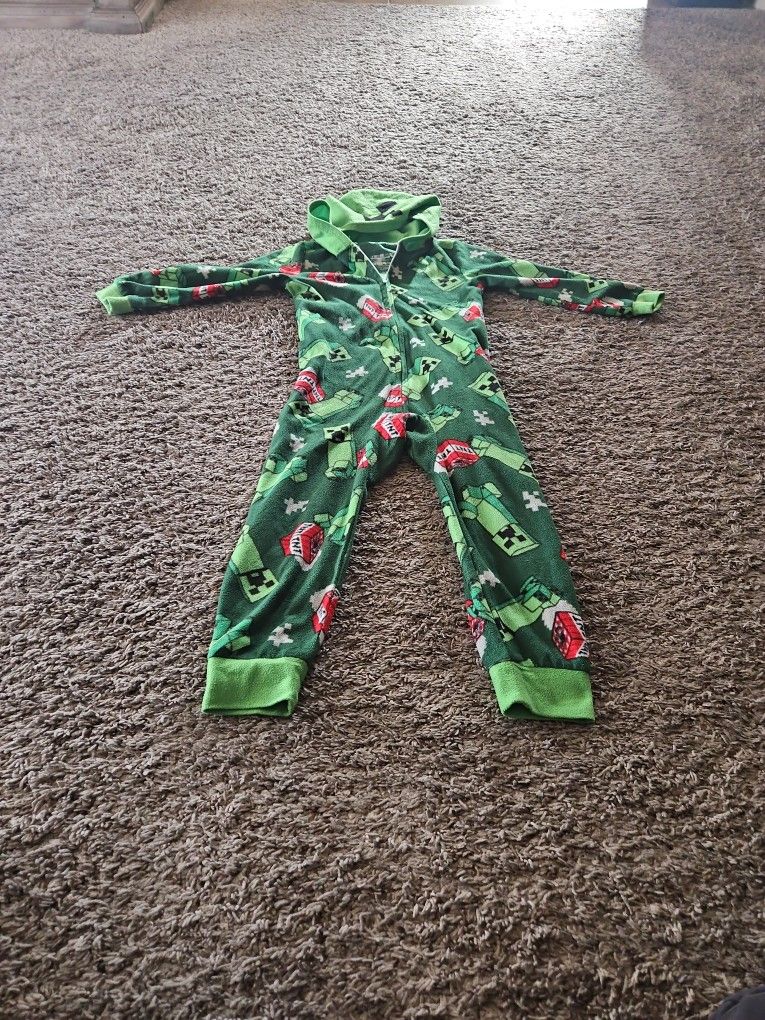 MineCraft Boys Pjs Size 4-5