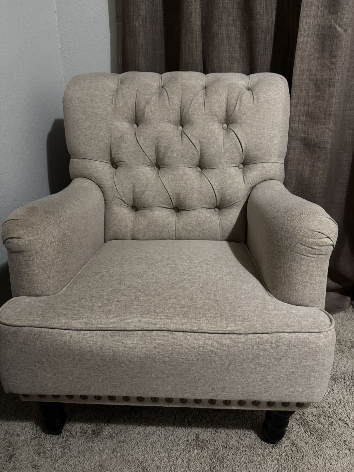 Pair of Tuffed Accent Chairs (Set of 2) – Neutral Beige, Excellent Condition