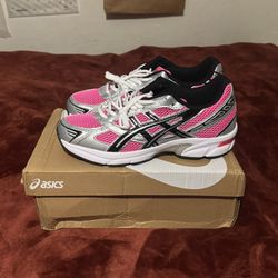 Size 9.5 Pink Glo Asics Gel 1130