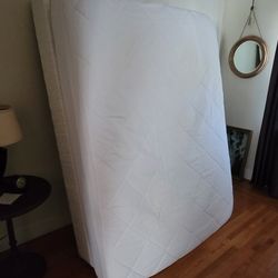 Queen size mattress and boxspring