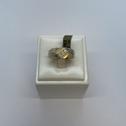14K GOLD DIAMOND RING. NEW.