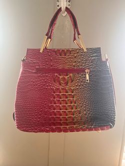 New purse w/matching make up case. $10