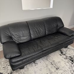 Nice Black Couch 