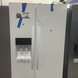 Frigidaire 22 cu. ft. Side by Side Counter Depth Refrigerator $700