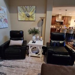 2- Electric Recliner Chairs. Side Pockets. USB Chargers