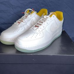 Nike Women's Air Force 1 '07 'Corner Markets' (CZ8132-100)
