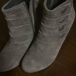 Dansko Baker gray suede boots