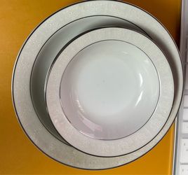 Vintage 7pc Crown Empire Bowl Set