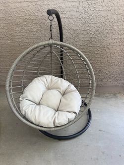 Pet wicker swing
