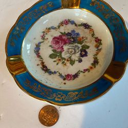 porcelain ashtray by Limoge High-quality  vintage porcelain ashtray by Limoge