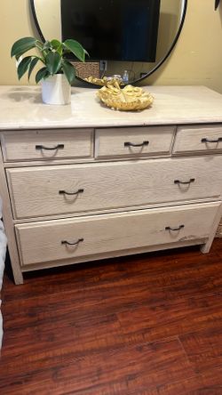 5 drawer /dresser