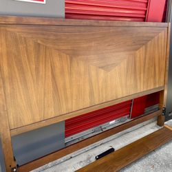 🏷FURNITURE OUTLET | Powell King Bed, Brown 💥 We Finance 