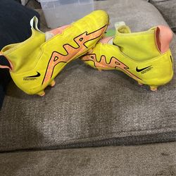 Nike Mercurial boys size 4Y