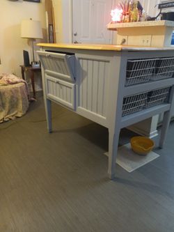 Portable kitchen island