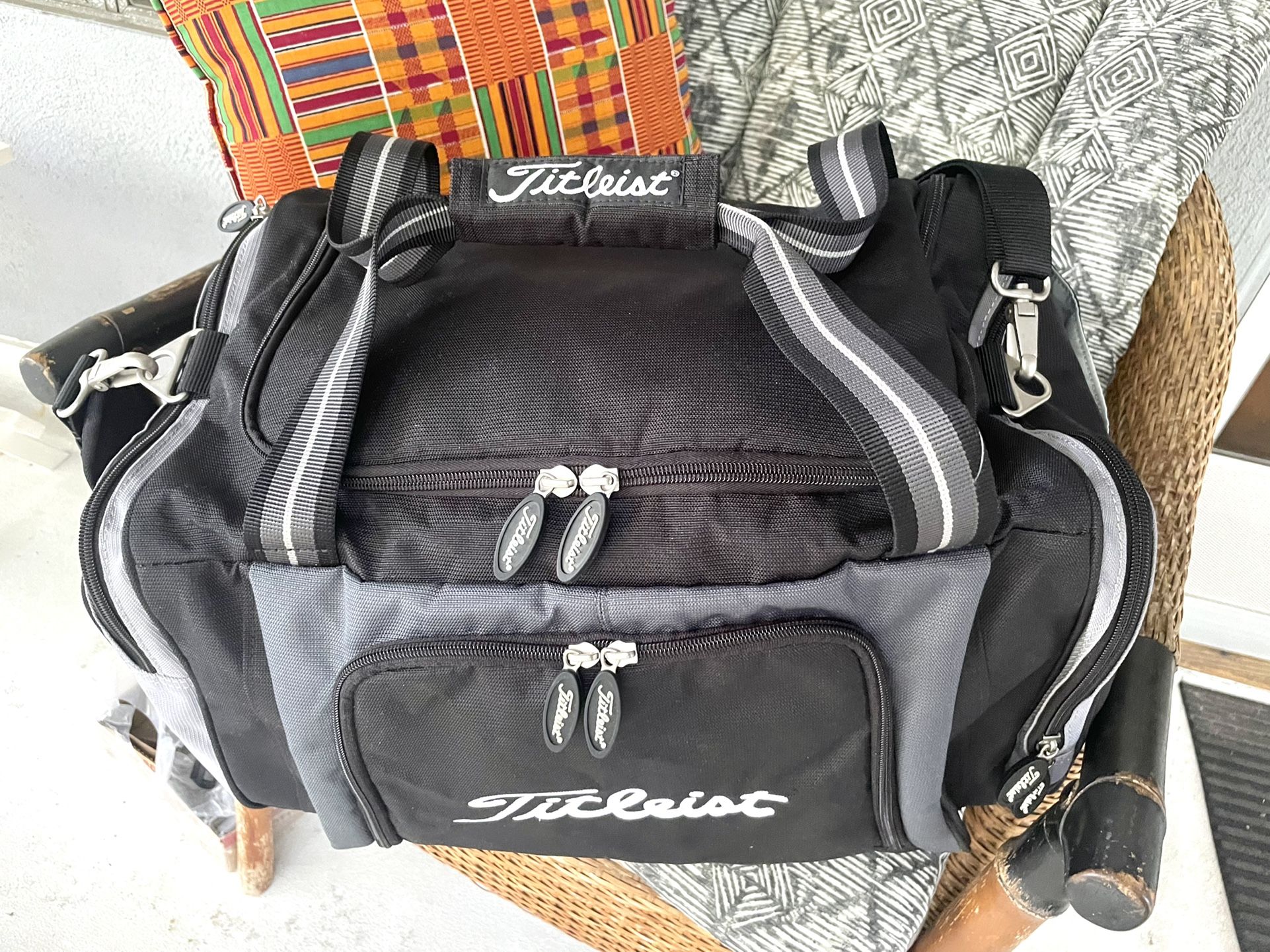 ** Titleist Travel Duffle Bag Carry-on **