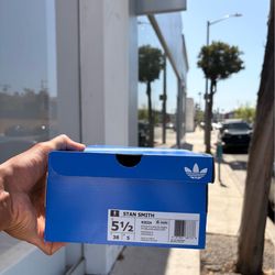 Adidas Stan Smith size 5 1/2