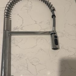 Moen Kitchen Faucet. Like New