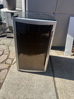 Ewave MCBC420MCG Compact Refrigerator / Fridge